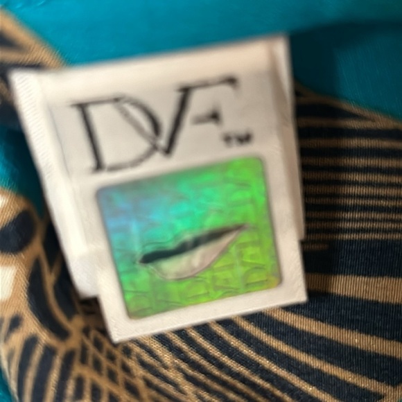 Diane von Furstenberg  SilkTurquoise Blouse w/ Puff Sleeve & Orchid Pattern - Picture 11 of 12